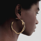 Mulher-Cobra Gold-Plated Hoops